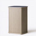 Mobile contenitore dal design essenziale, beige, per la casa